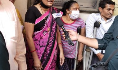 દિવ્યાંગ શિક્ષિકાએ ન્યાય માટે કલેક્ટરને કરી રજૂઆત