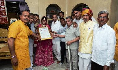 दीक्षार्थी रवीना बोथरा का निकला वर्षीदान का वरगोड़ा, दीक्षाथीं रवीना बोथरा ने किया वर्षीदान, उमड़ी भीड़