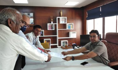 અલગ-અલગ મંડળો તરફથી પેન્શનરોના 18 પ્રશ્નોની માંગણી કરતું આવેદનપત્ર 