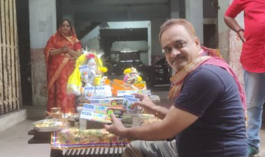 पर्यावरण और नदी, तालाबों को ध्यान में रखकर छोटी सी मिट्टी की प्रतिमा स्थापित कर हरीश गुर्जर ने दिया संदेश