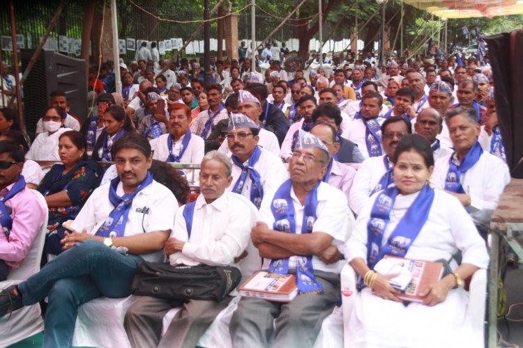 भीम संकल्प दिन के अवसर पर बहुजन समाज पार्टी द्वारा वडोदरा के सयाजी बाग में कार्यक्रम