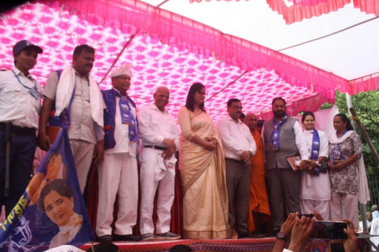 भीम संकल्प दिन के अवसर पर बहुजन समाज पार्टी द्वारा वडोदरा के सयाजी बाग में कार्यक्रम