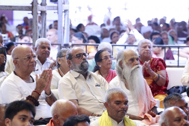 ગરબા ત્યાં જ રમવા જ્યાં વચ્ચે માતાજી હોય : મોરારીબાપુ