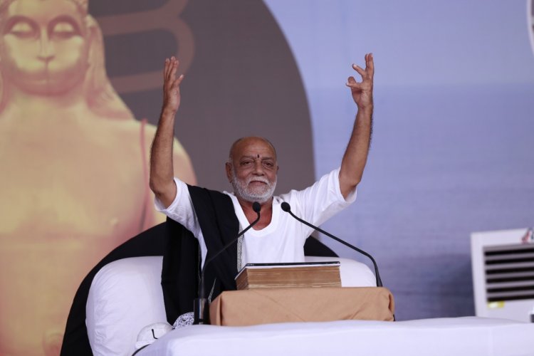 ગરબા ત્યાં જ રમવા જ્યાં વચ્ચે માતાજી હોય : મોરારીબાપુ