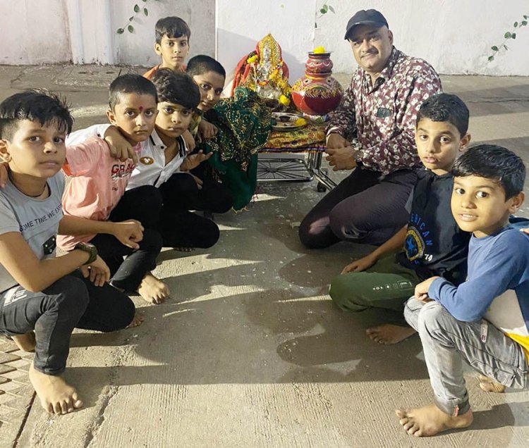 અશ્વિનીકુમાર મોદી મહોલ્લા ખાતે મહાઆરતીનો સેંકડો ભક્તોએ લાભ લીધો   