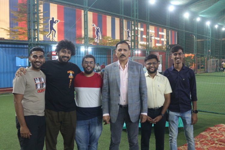 सूरत सुपर लीग रिबाउंस में आयोजित पहला इंटर सोसाइटी टूर्नामेंट , पुलिस आयुक्त अजय तोमर का सम्मान