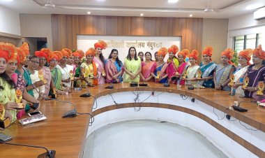 महीला दिन पर निहाली गांव की आगंणवाडी शिक्षिका रेखा माळी को सम्मानित किया 