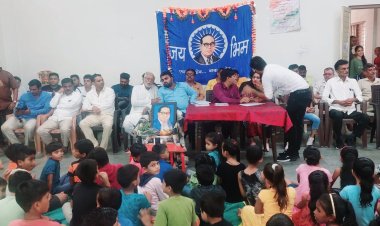 વિદ્યા સંજીવની મંડળ દ્રારા નવસારીમાં વિનામૂલ્યે નોટબુક વિતરણ