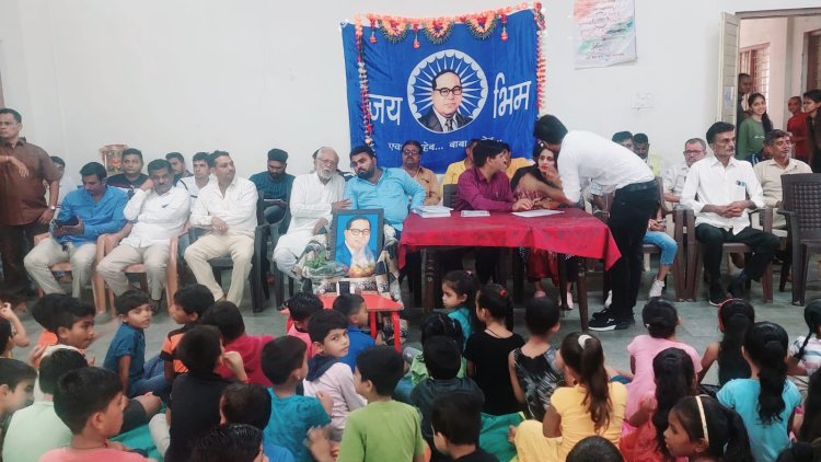 વિદ્યા સંજીવની મંડળ દ્રારા નવસારીમાં વિનામૂલ્યે નોટબુક વિતરણ