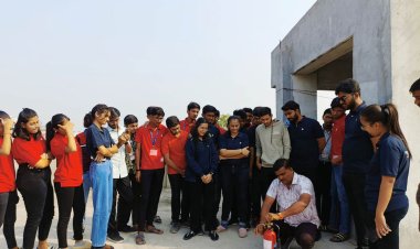 સુરત ખાતે રેડ &વ્હાઈટ મલ્ટીમીડિયા એજ્યુકેશન દ્વારા વિદ્યાર્થીઓ-સહકર્મચારીઓ માટે ફાયર સેફટી ટ્રેનિંગ યોજાઈ