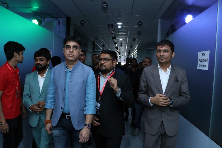 શિક્ષણ રાજ્યમંત્રી  પ્રફુલભાઇ પાનશેરીયાની પ્રેરક ઉપસ્થિતિ હેઠળ રેડ & વ્હાઇટ મલ્ટિમિડીયા ઇન્સ્ટિટ્યૂટ દ્વારા  'ટેકવૉર2023' સ્પર્ધા યોજાઈ