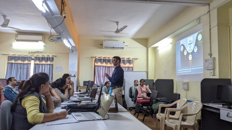 નવયુગ કોમર્સ કોલેજ ખાતે Artificial Intelligence in  Academic Research  વિષય પર એક દિવસીય વર્કશોપનું આયોજન