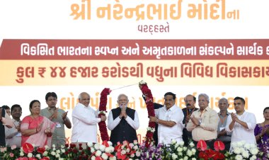 नवसारी जिले के वांसीबोरसी में 44,216 रूपये के विकास कामों का लोकार्पण मोदी के हाथों