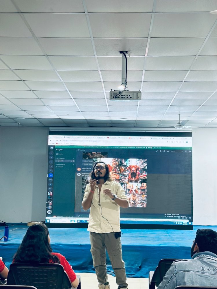 બોલિવુડની સ્કેમ 1992, મિર્જાપુર, ફેમીલીમેન જેવી વિવિધ વેબ સિરીઝ અને ફિલ્મોના પોસ્ટર નિર્માતા મોહિત રાજપૂતે 'મુવી પોસ્ટર મેકિંગ વિથ એ.આઈ.' વિષય પર વિદ્યાર્થીઓને માર્ગદર્શન આપ્યું