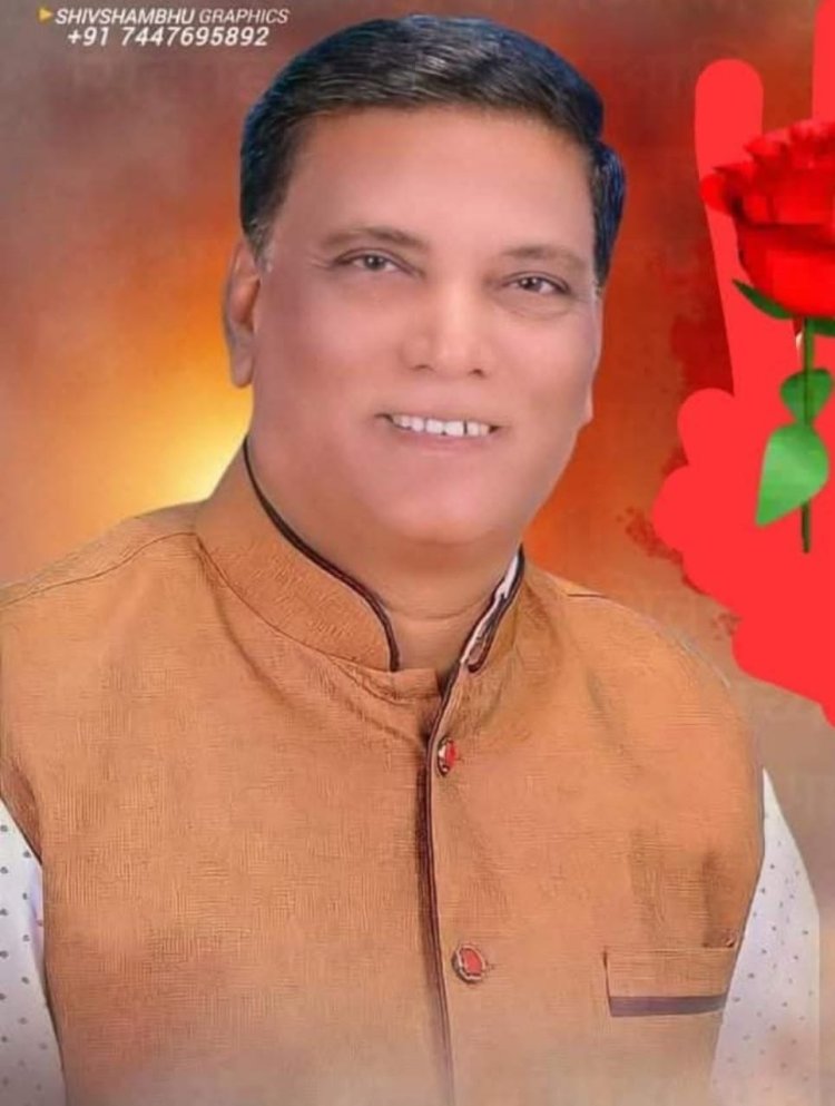 के .बी.  दादा सालुंखे को जन्मदिन पर बधाई दी पत्रकार भरत माली ने